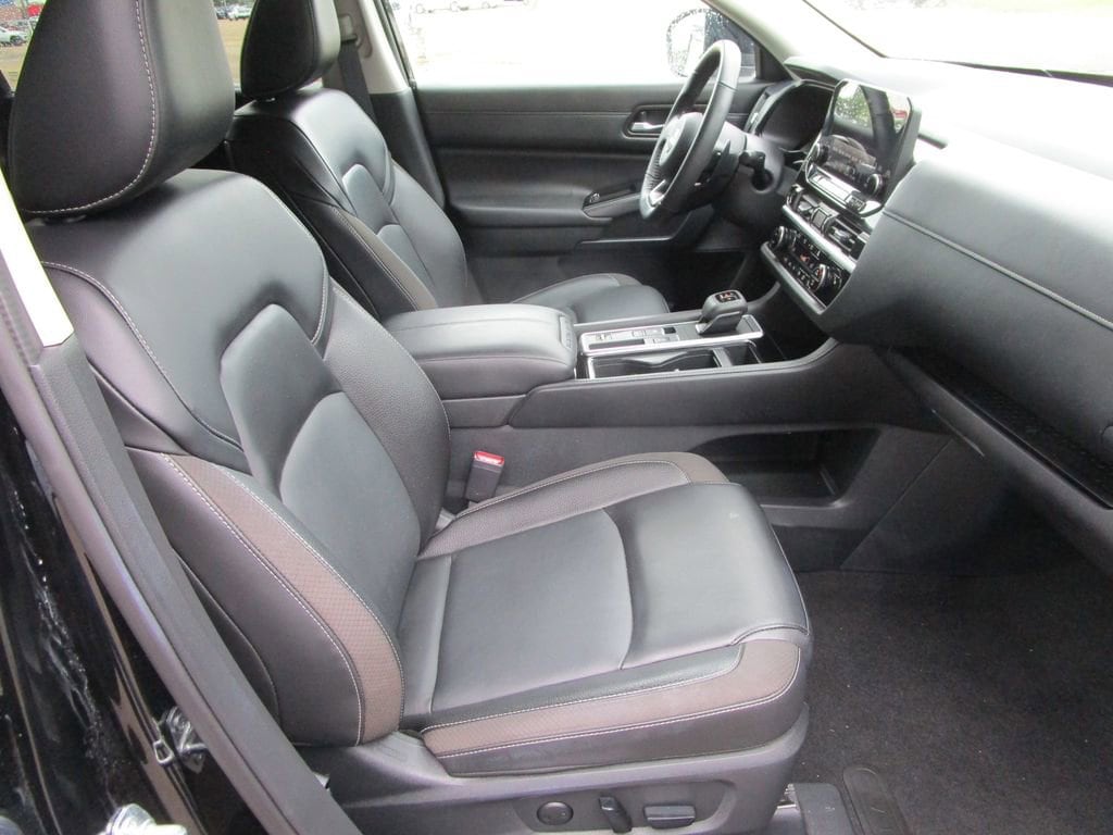 2024 Nissan Pathfinder SL - Photo 25