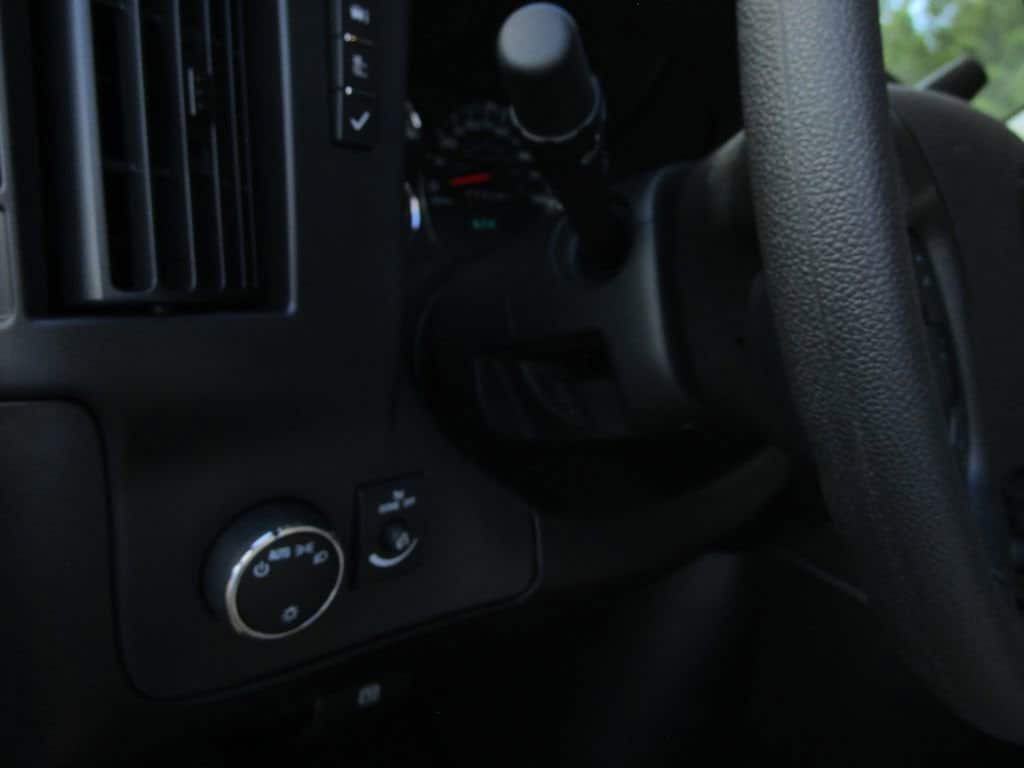 2025 Chevrolet Express Cargo Work Van - Photo 25