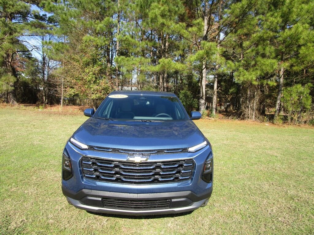 2026 Chevrolet Equinox LT photo 4