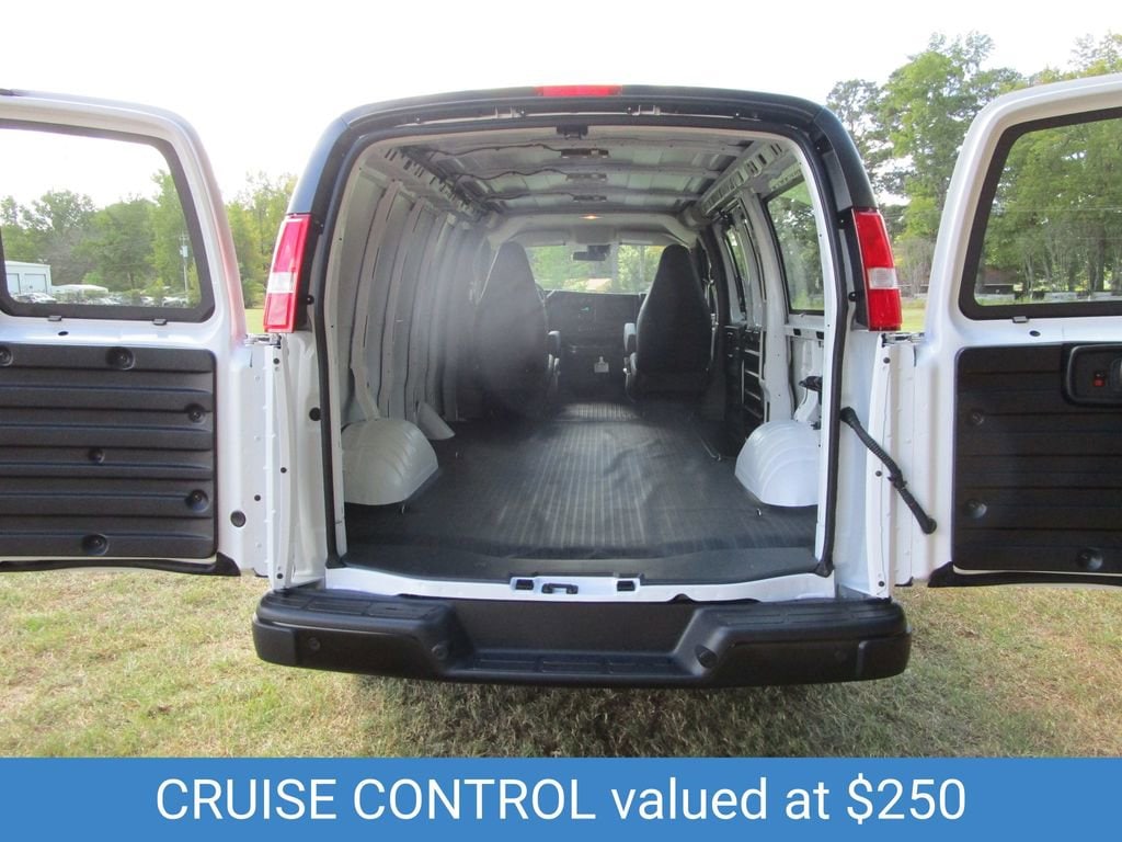 2025 Chevrolet Express Cargo Work Van - Photo 11