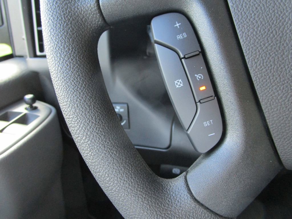 2025 Chevrolet Express Cargo Work Van - Photo 28
