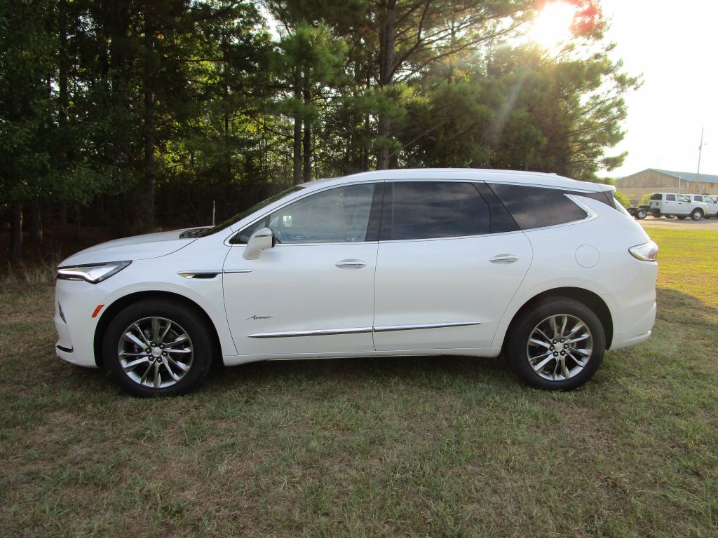 Used 2022 Buick Enclave Avenir with VIN 5GAERDKW2NJ164406 for sale in Columbus, MS