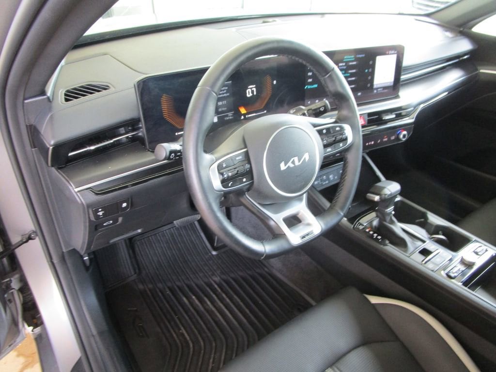 2025 Kia K5 GT-Line - Photo 18