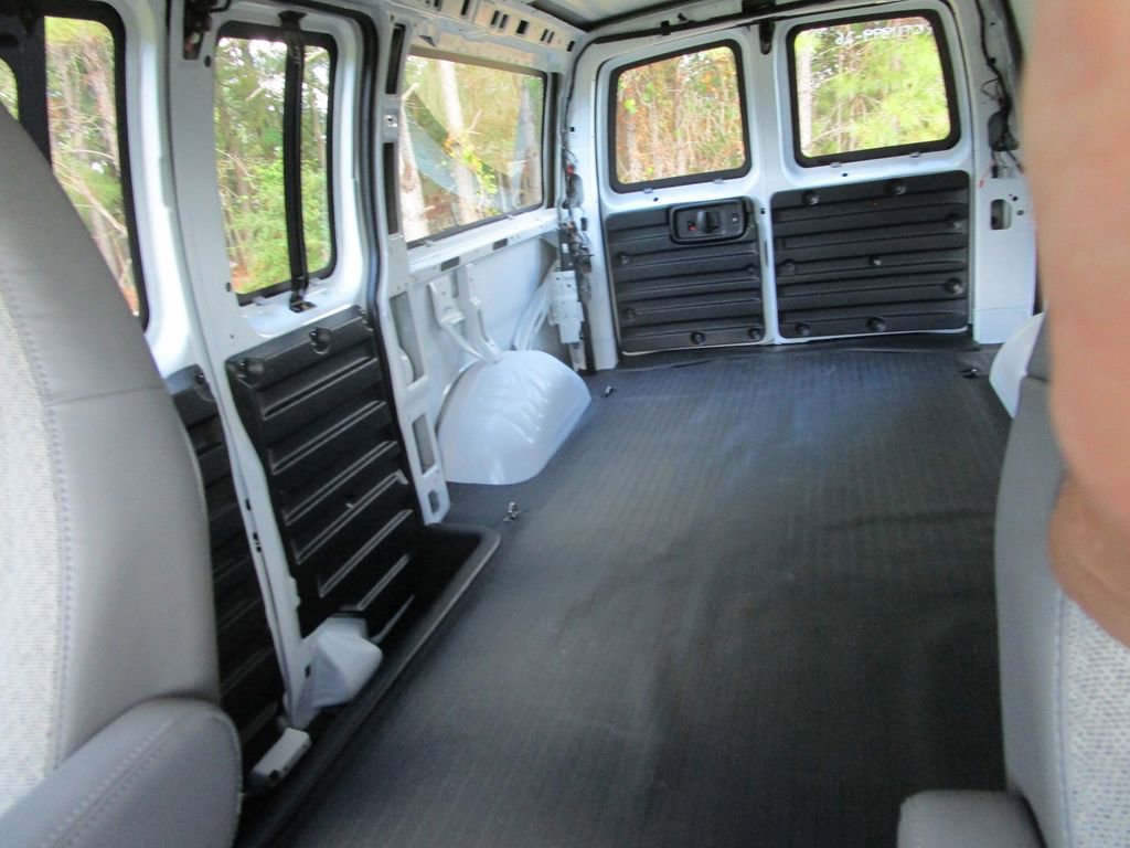 2025 Chevrolet Express Cargo Work Van - Photo 36