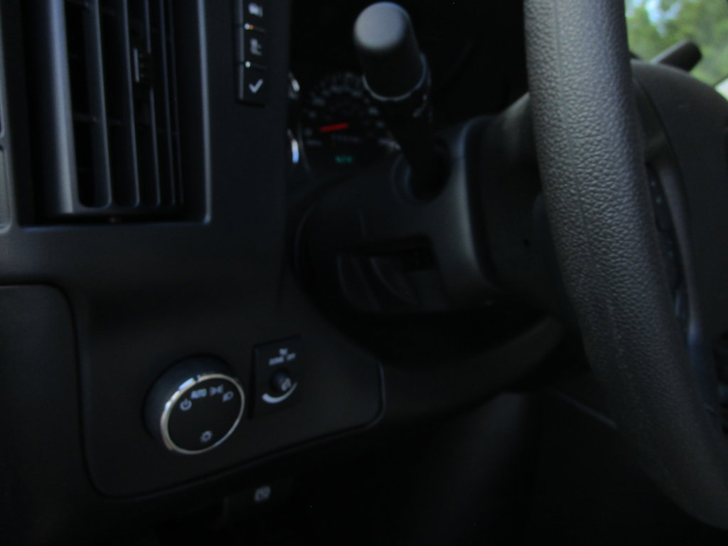 2025 Chevrolet Express Cargo Work Van - Photo 26