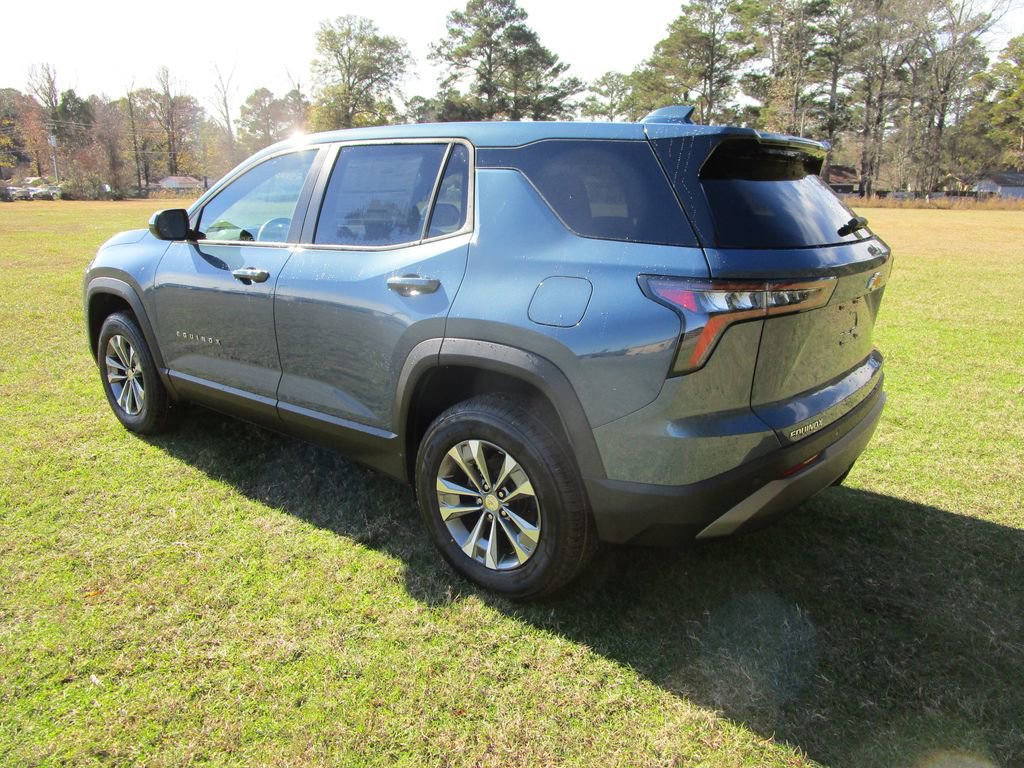 2026 Chevrolet Equinox LT photo 3