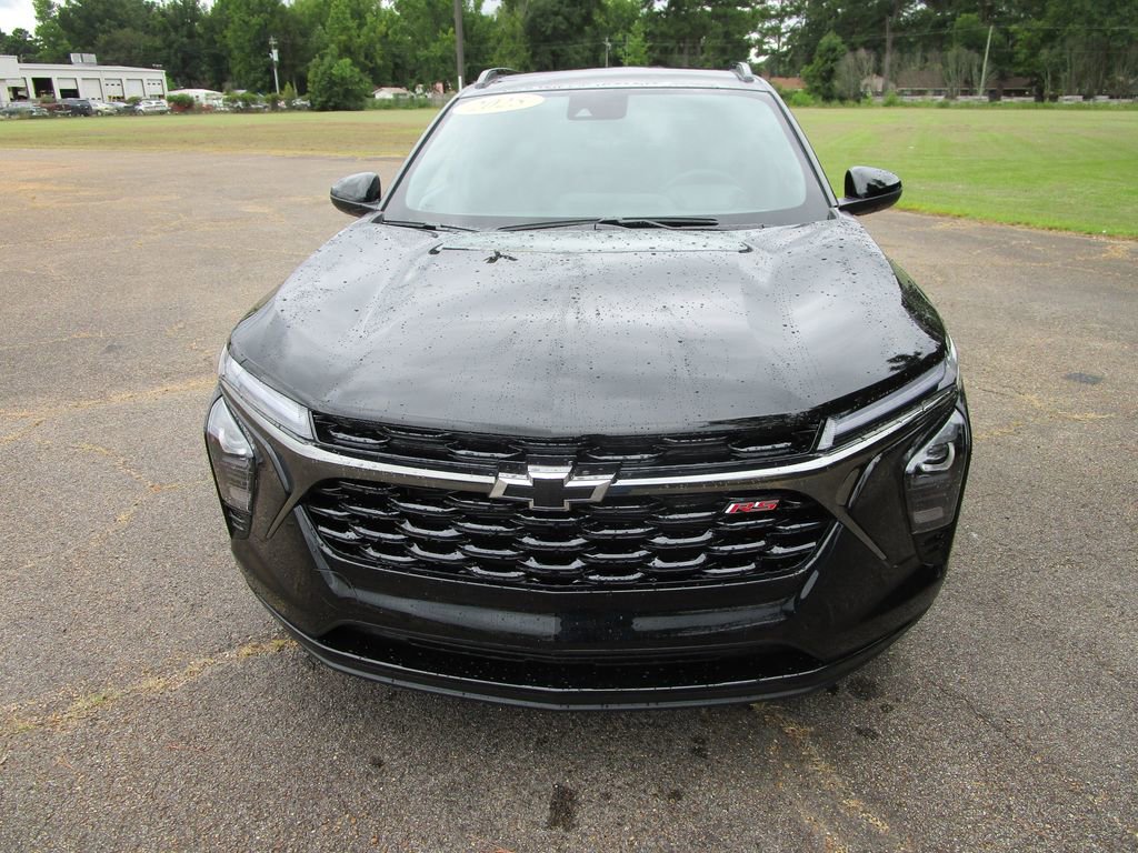 2025 Chevrolet Trax photo 4