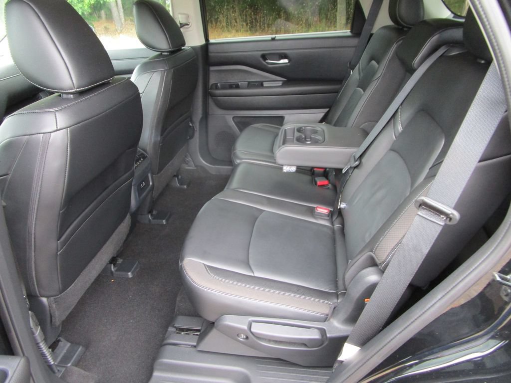 2024 Nissan Pathfinder SL - Photo 16