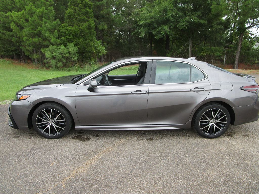 Used 2022 Toyota Camry SE with VIN 4T1G11AK0NU691740 for sale in Columbus, MS