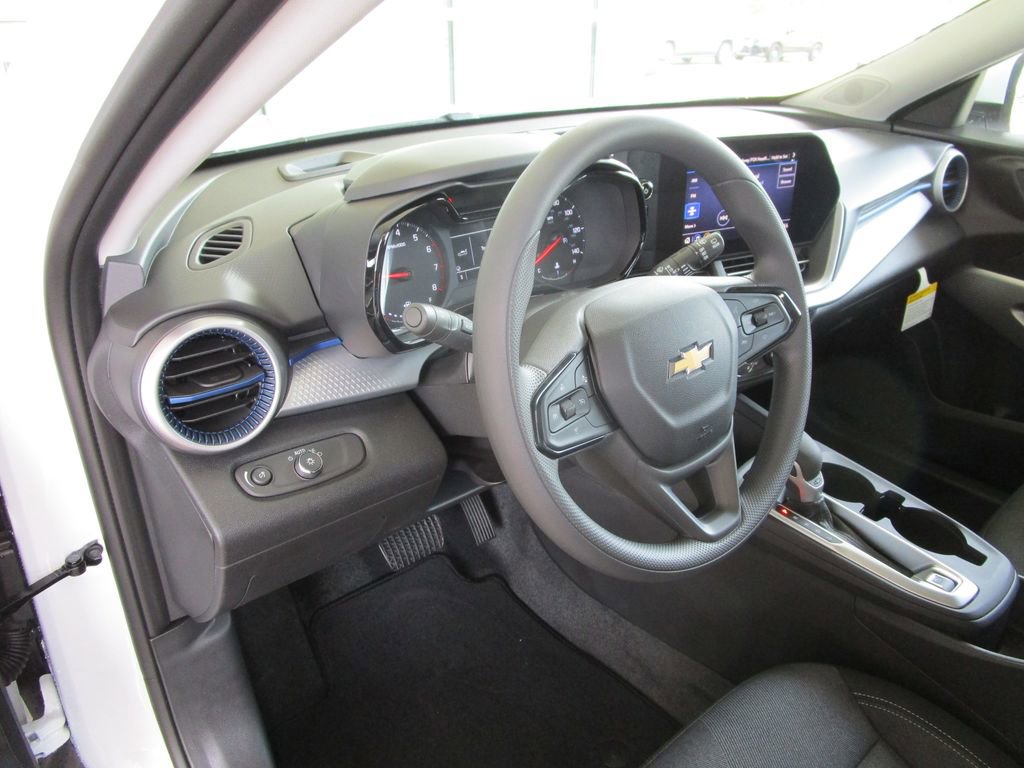 2026 Chevrolet Trax LS - Photo 16