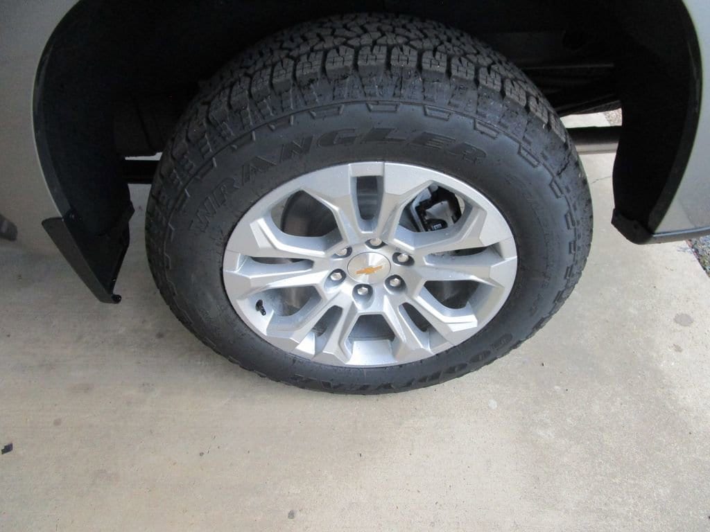 2026 Chevrolet Silverado 1500 LTZ - Photo 11