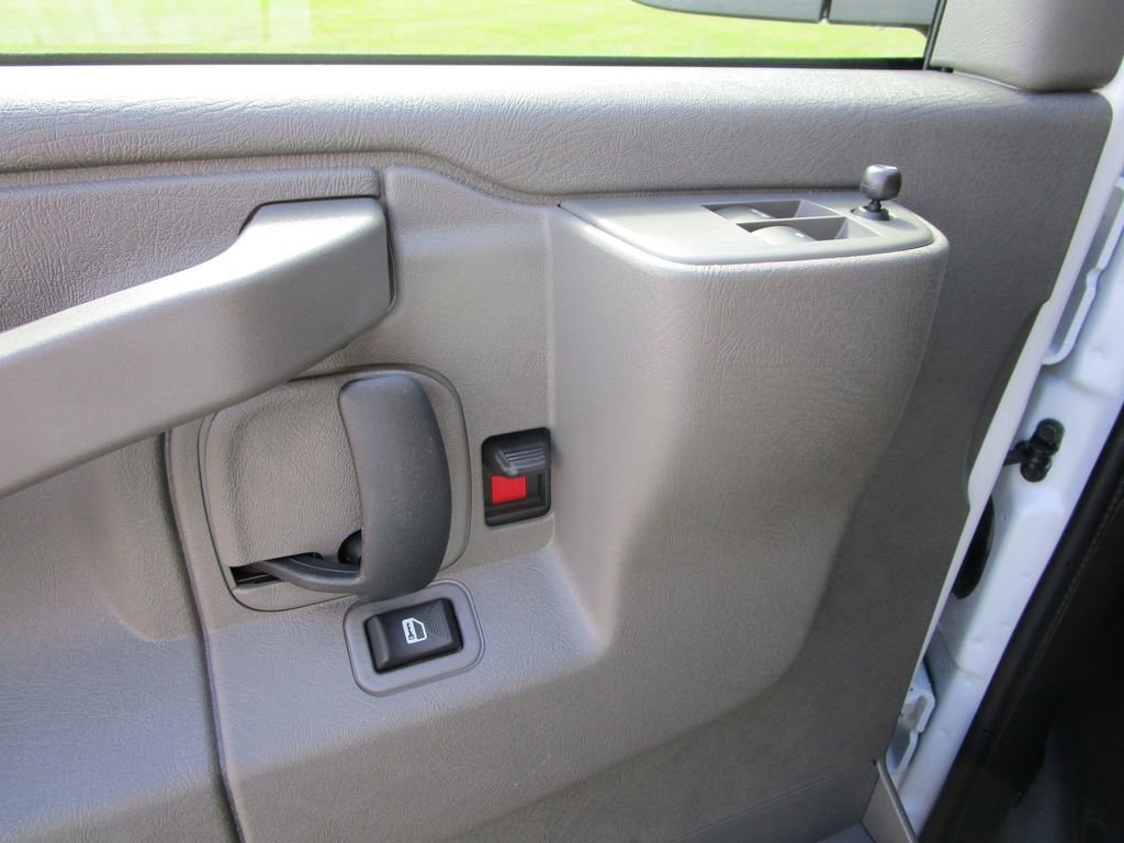 2025 Chevrolet Express Cargo Work Van - Photo 23