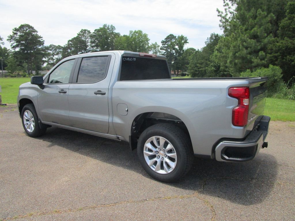 2025 Chevrolet Silverado 1500 Custom photo 3