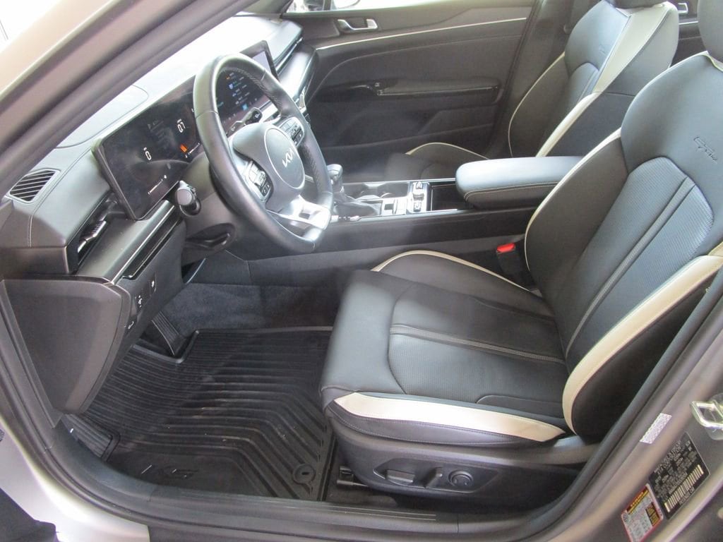 2025 Kia K5 GT-Line - Photo 16
