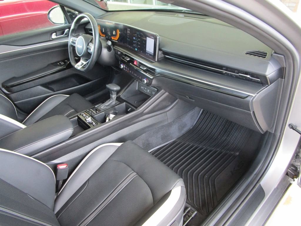 2025 Kia K5 GT-Line - Photo 23