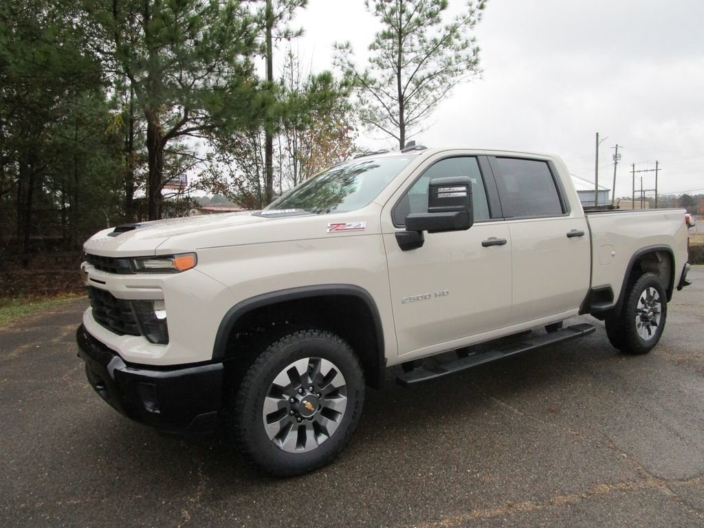 2026 Chevrolet Silverado 2500HD Custom's photo