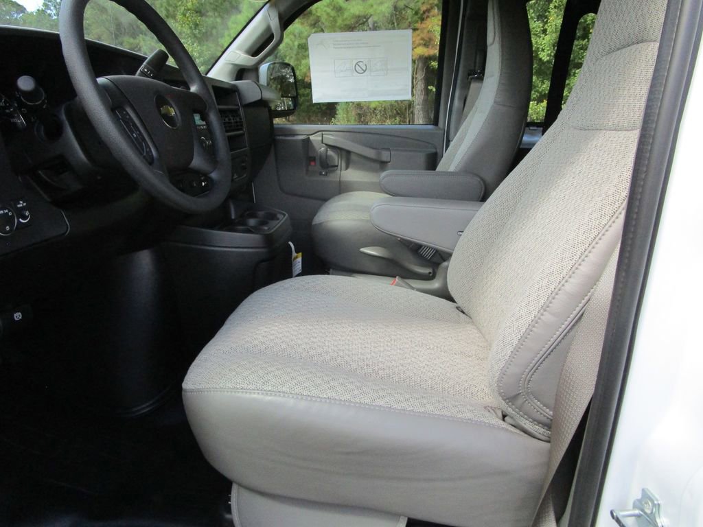 2025 Chevrolet Express Cargo Work Van - Photo 21