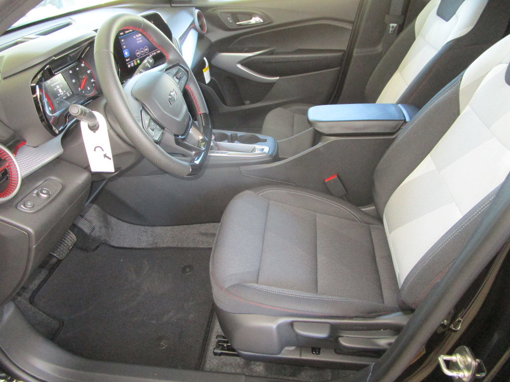 2026 Chevrolet Trax RS - Photo 18