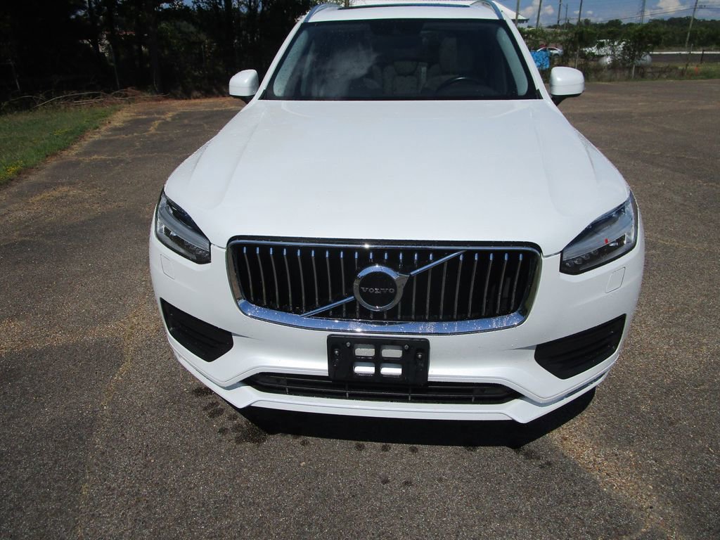 2021 Volvo XC90 T6 Momentum photo 4