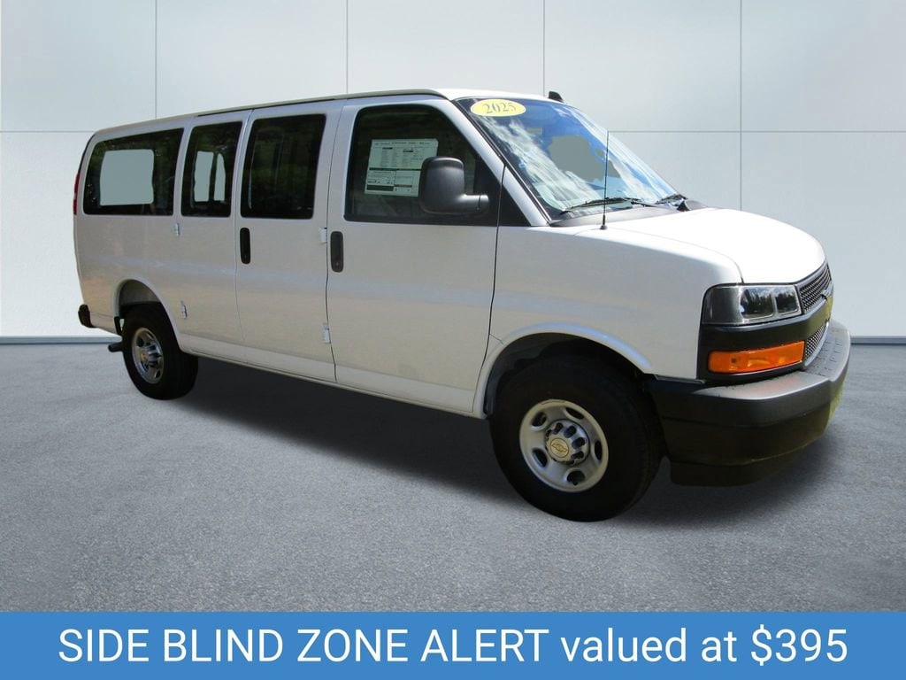 2025 Chevrolet Express Cargo Work Van - Photo 6