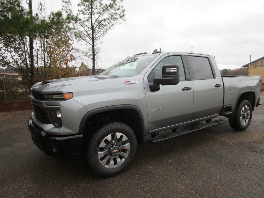 2026 Chevrolet Silverado 2500HD Custom's photo