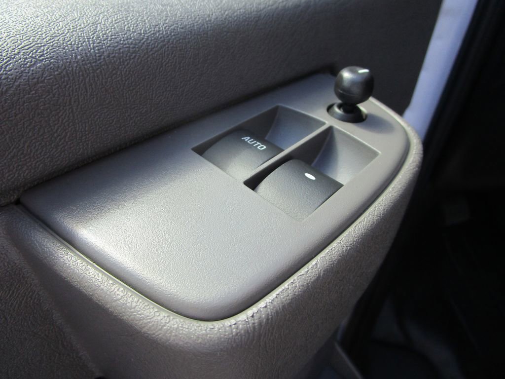 2025 Chevrolet Express Cargo Work Van - Photo 24