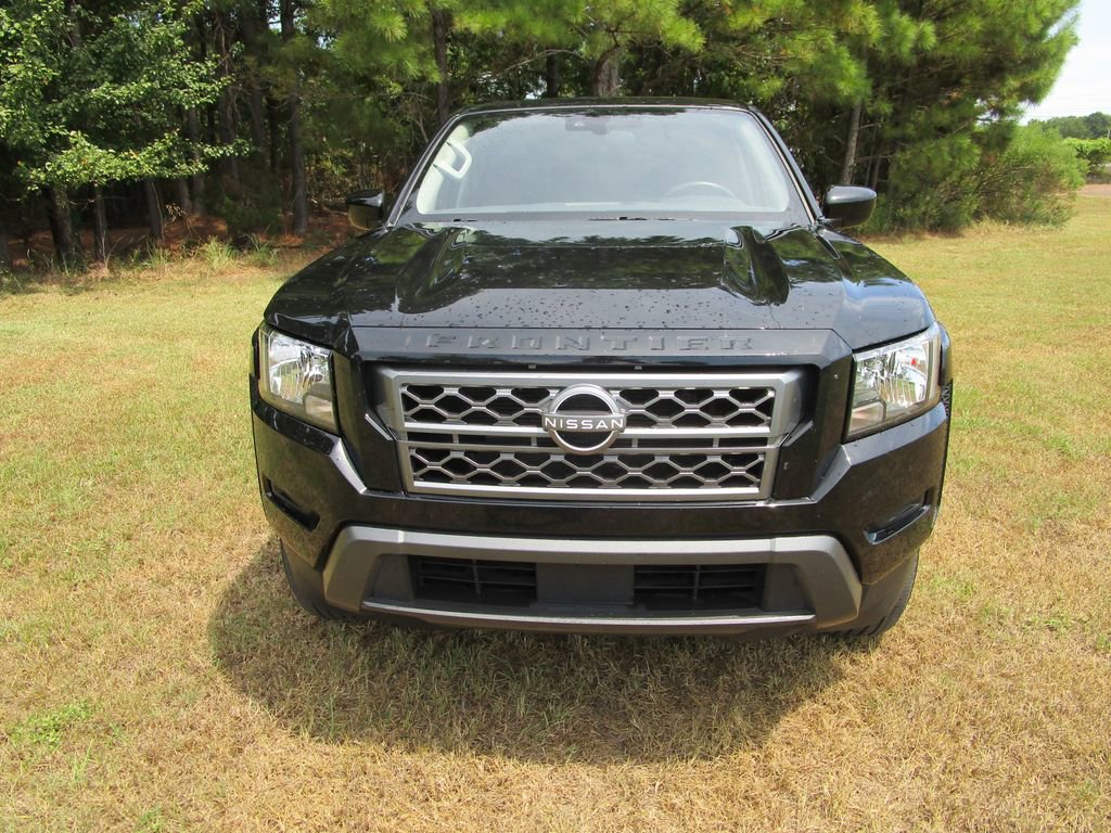 2022 Nissan Frontier SV photo 4