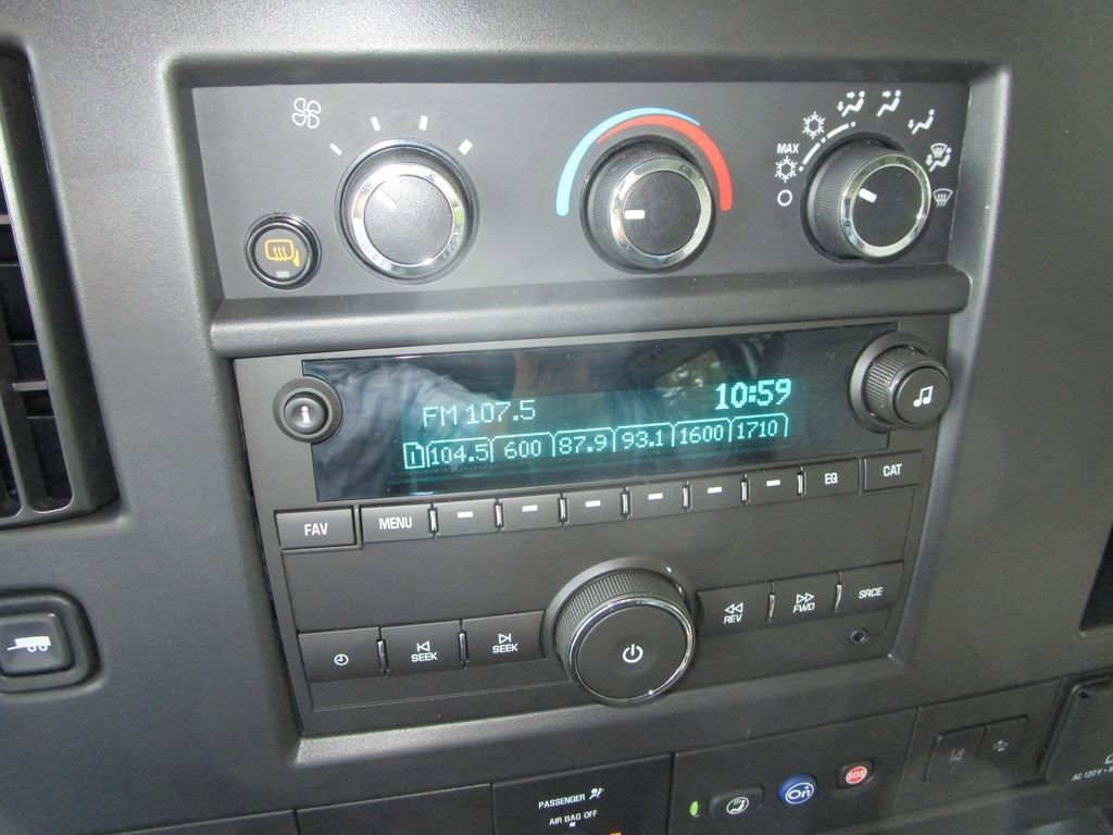 2025 Chevrolet Express Cargo Work Van - Photo 29