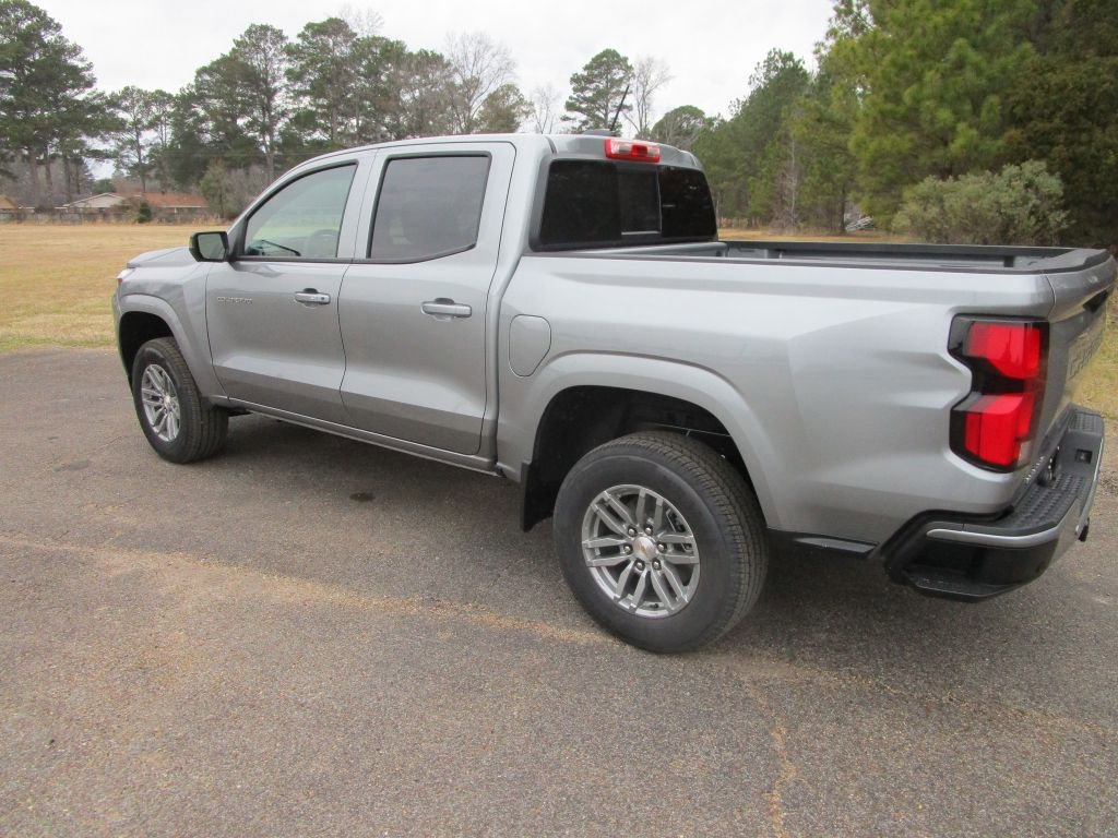 2025 Chevrolet Colorado LT photo 3