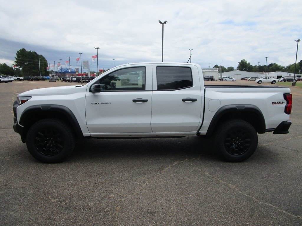 2026 Chevrolet Colorado Trail Boss photo 2