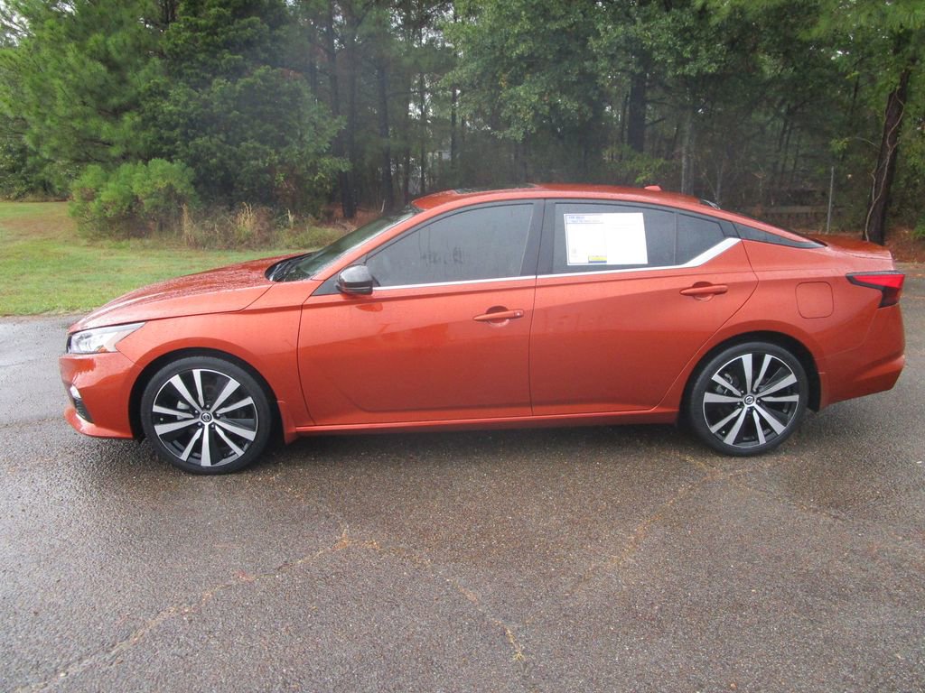 2021 Nissan Altima 2.5 SR photo 2