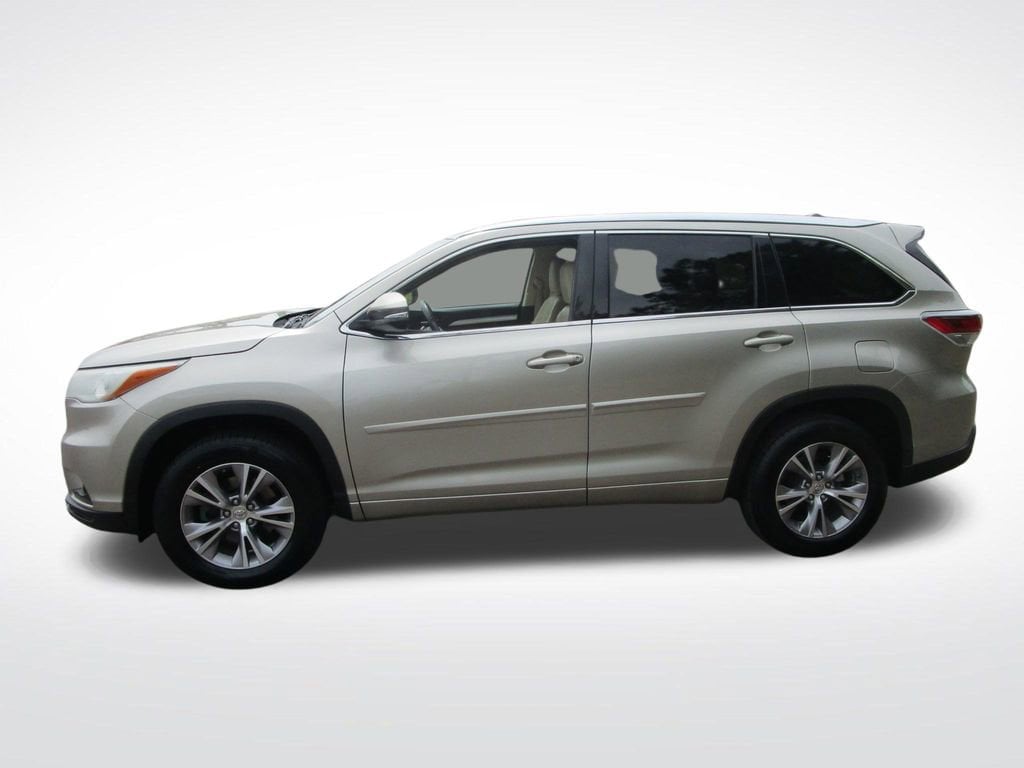 Used 2015 Toyota Highlander XLE with VIN 5TDKKRFH7FS116063 for sale in Columbus, MS