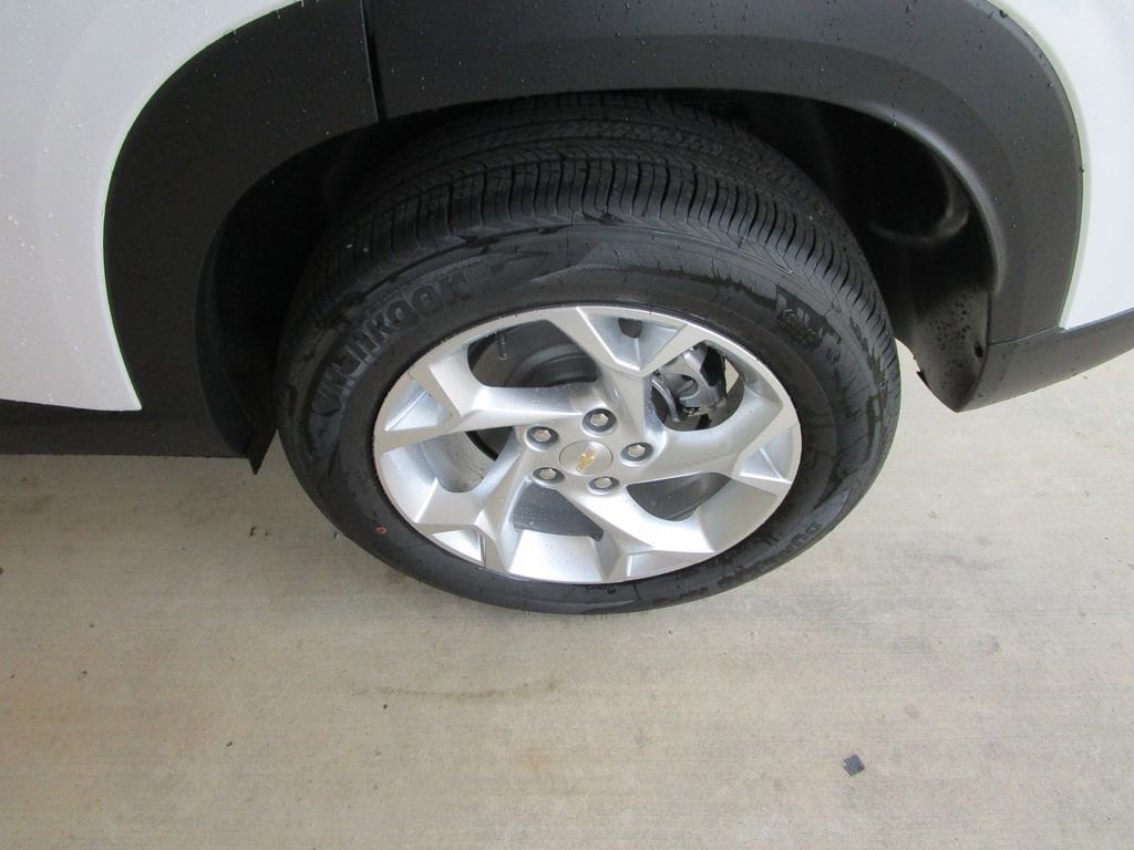 2026 Chevrolet Trax LS - Photo 7