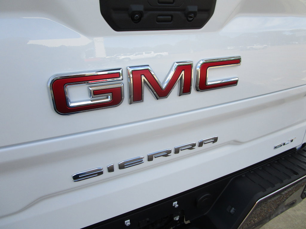 2026 GMC Sierra 1500 SLT - Photo 15