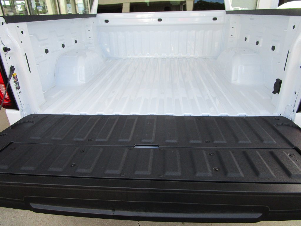 2026 GMC Sierra 1500 SLT - Photo 18