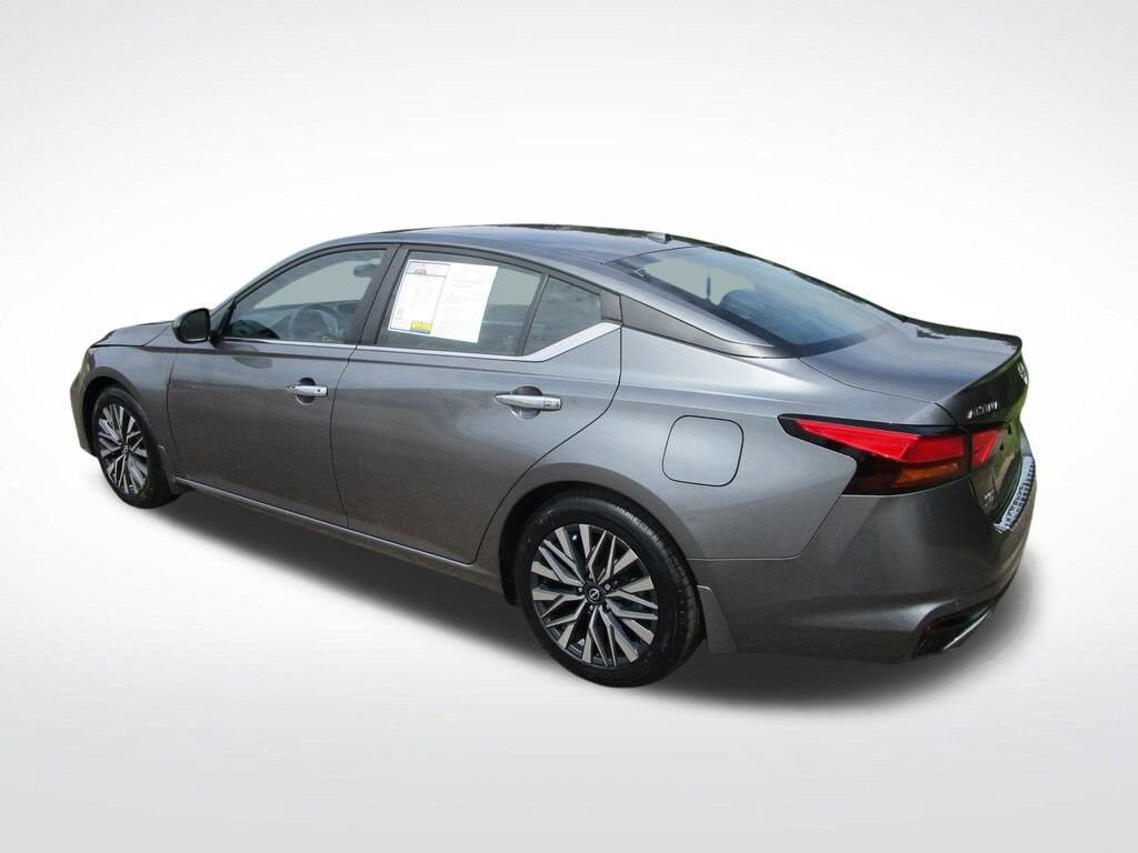 Used 2023 Nissan Altima 2.5 SV
