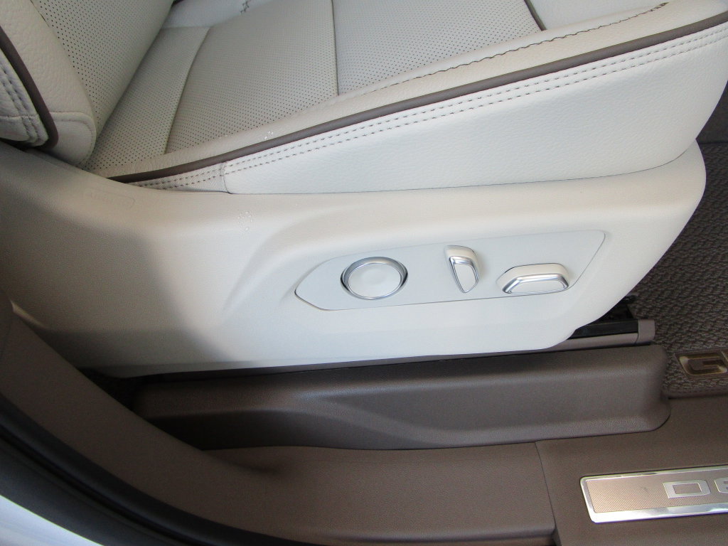 2026 GMC Yukon XL Denali - Photo 24