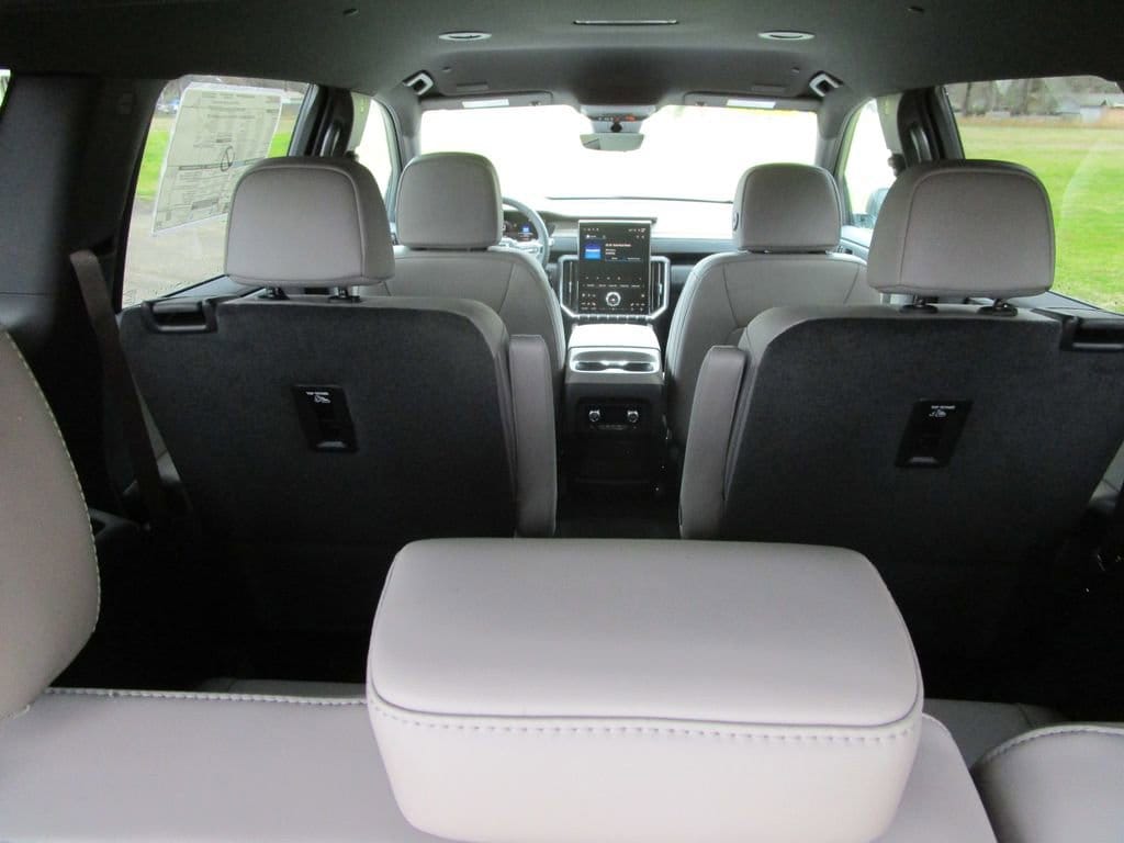 2026 GMC Acadia Elevation - Photo 13