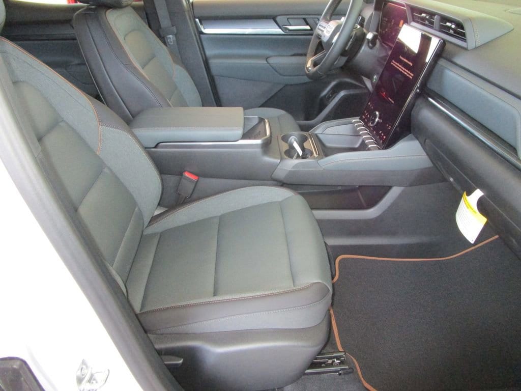 2026 GMC Terrain AT4 - Photo 28