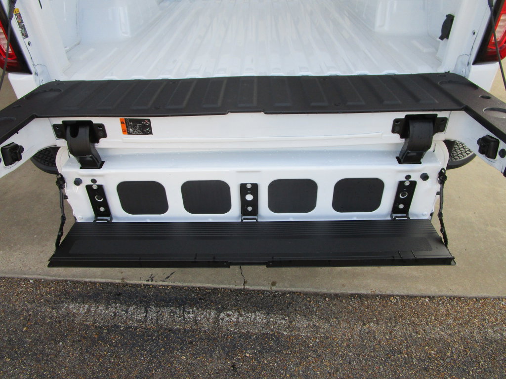 2026 GMC Sierra 1500 SLT - Photo 16