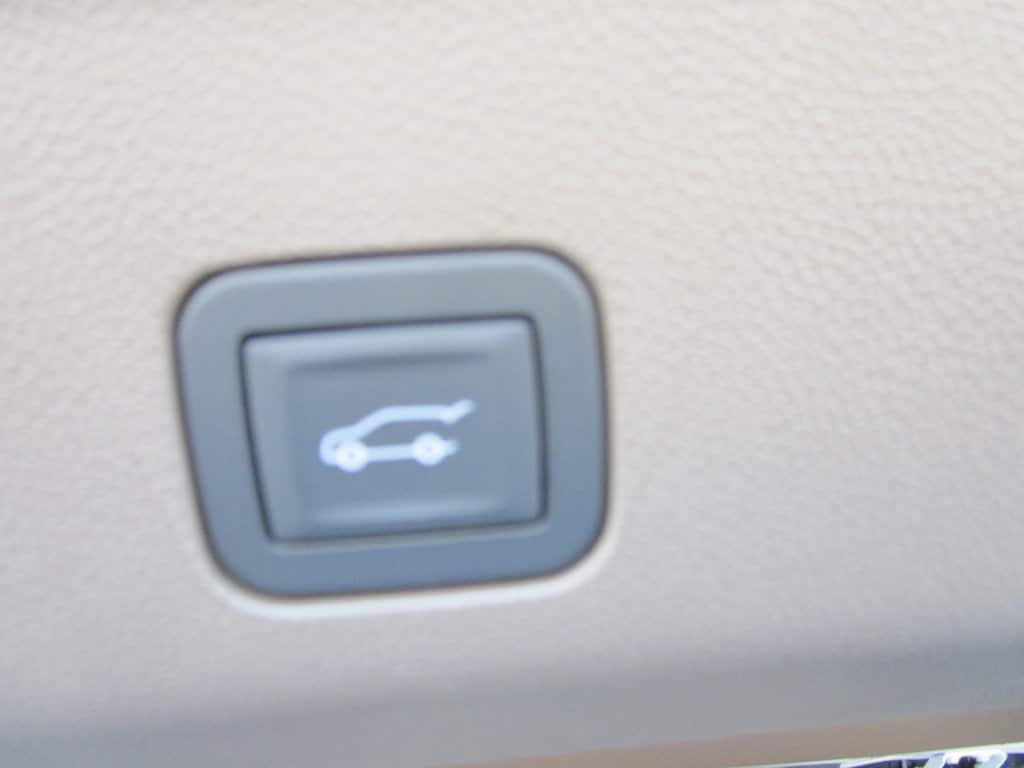 2026 GMC Yukon XL Denali - Photo 16