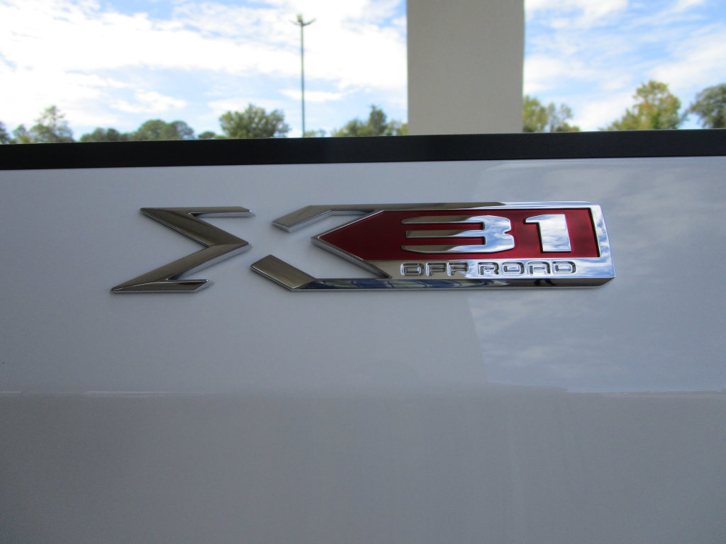 2026 GMC Sierra 1500 SLT - Photo 12