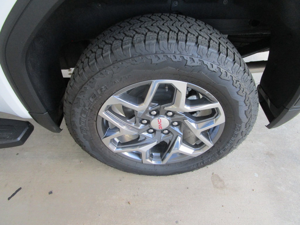 2026 GMC Sierra 1500 SLT - Photo 10