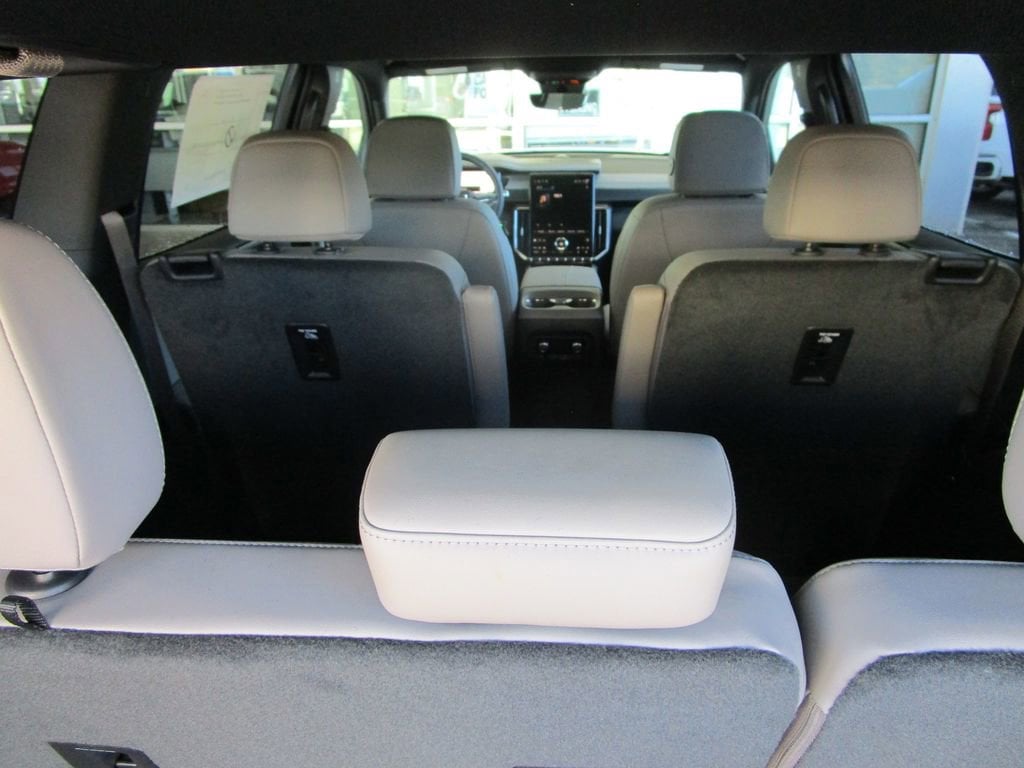 2026 GMC Acadia Elevation - Photo 14