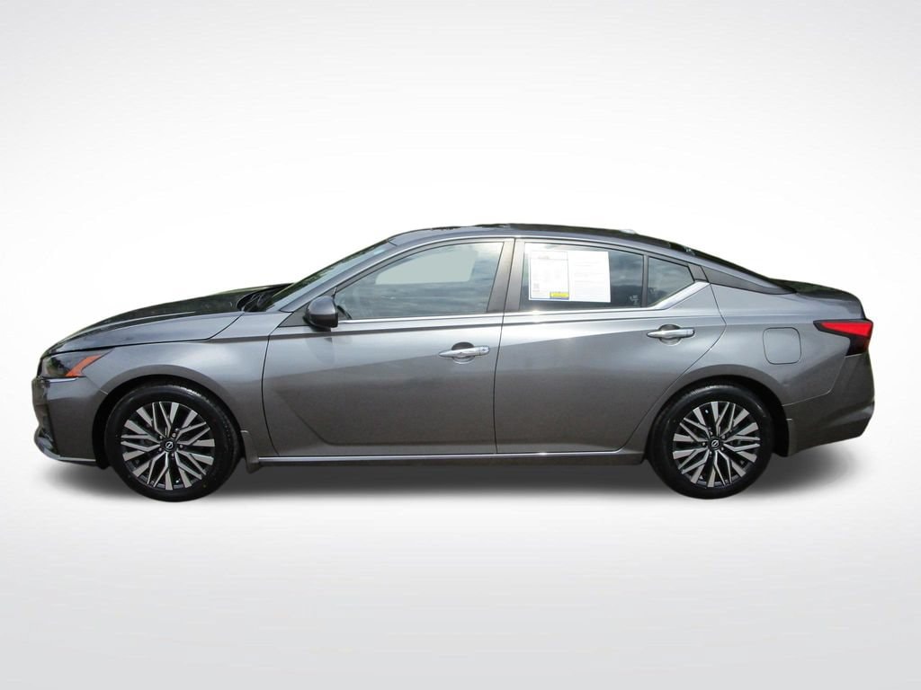 Used 2023 Nissan Altima 2.5 SV