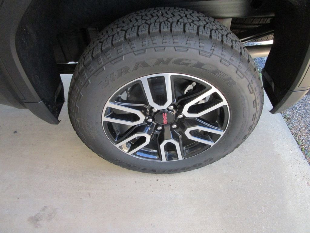 2026 GMC Sierra 1500 AT4 - Photo 10