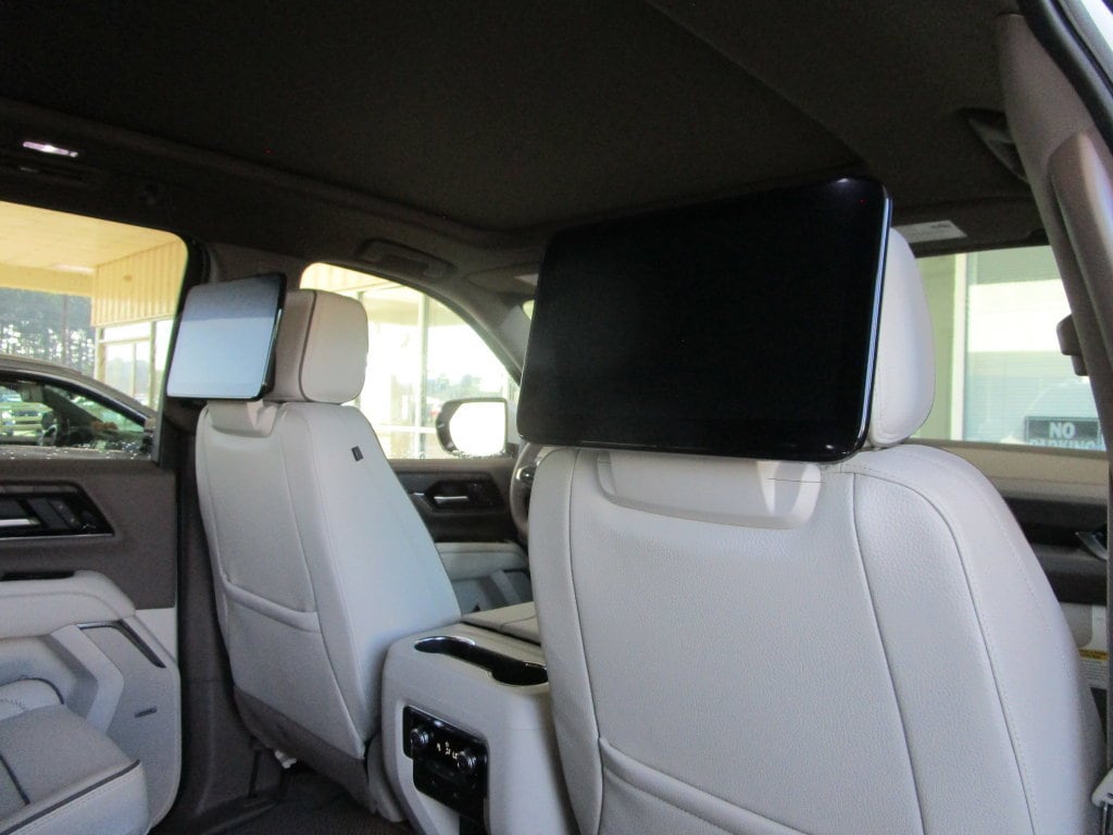 2026 GMC Yukon XL Denali - Photo 18