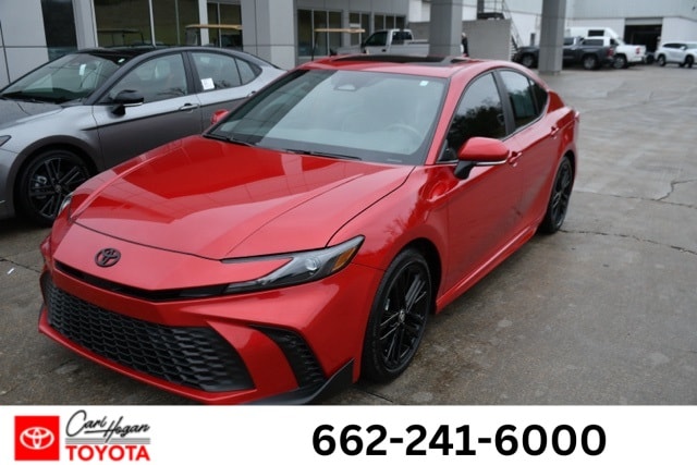 2025 Toyota Camry SE's photo