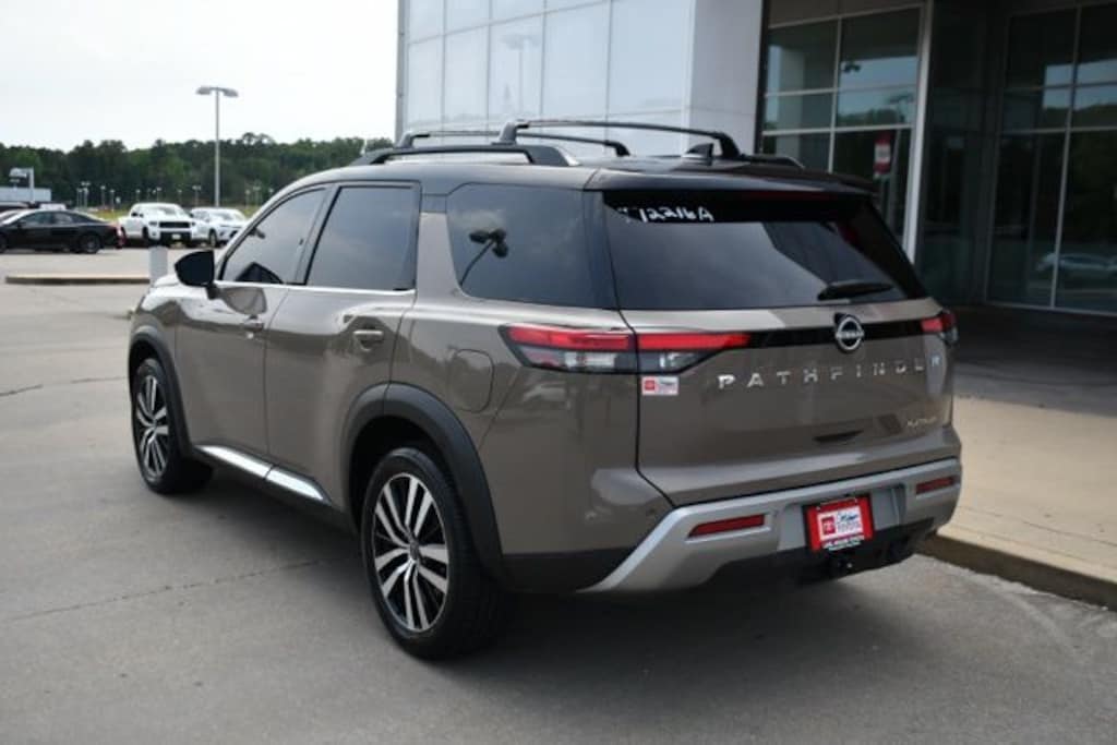 Used 2023 Nissan Pathfinder Platinum SUV