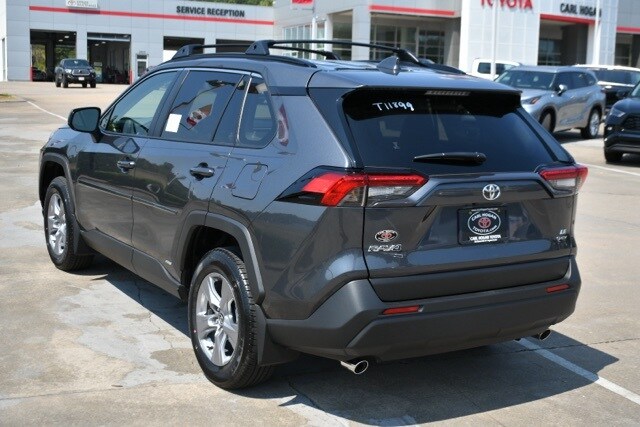 2025 Toyota RAV4 Hybrid LE photo 3